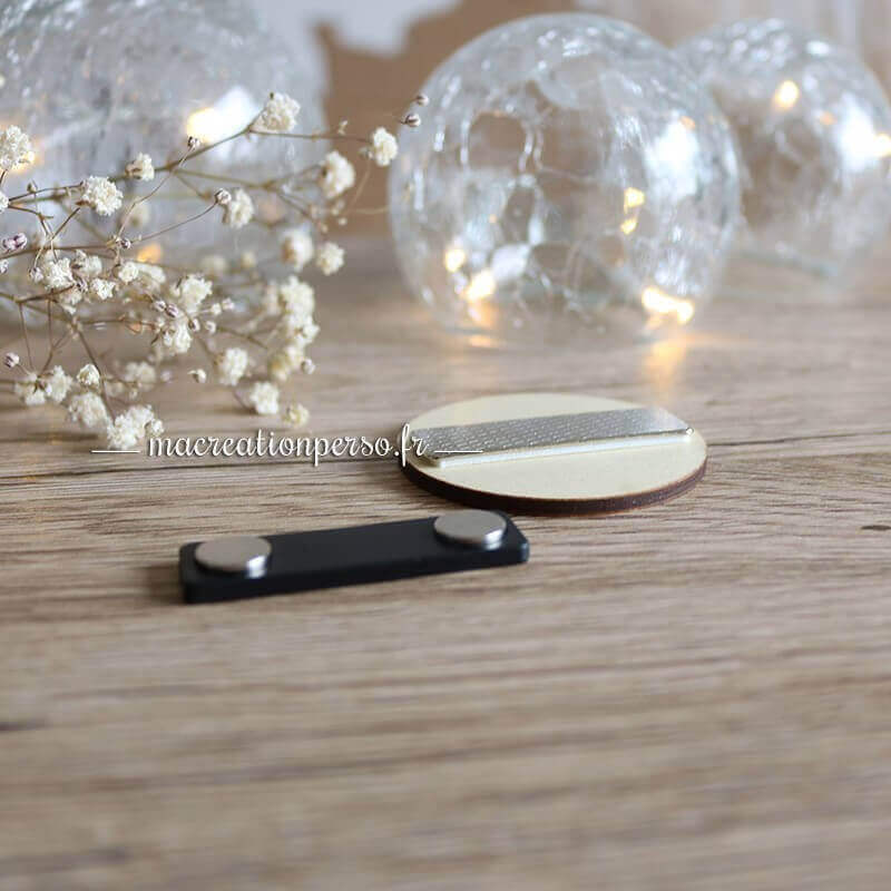 Badge en bois rond personnalisable attache aimanté	