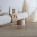 Deux ronds de serviette personnalisé en bois avec Prénom Jade et pictogramme