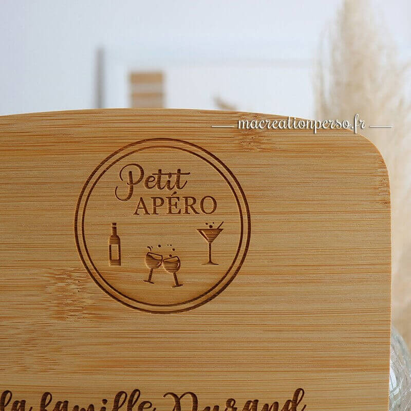 Planche à découper "Petit Apéro" personnalisée en bois