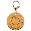 Porte-clé en bois "Pomme, croque moi...!" à personnaliser mousqueton rose