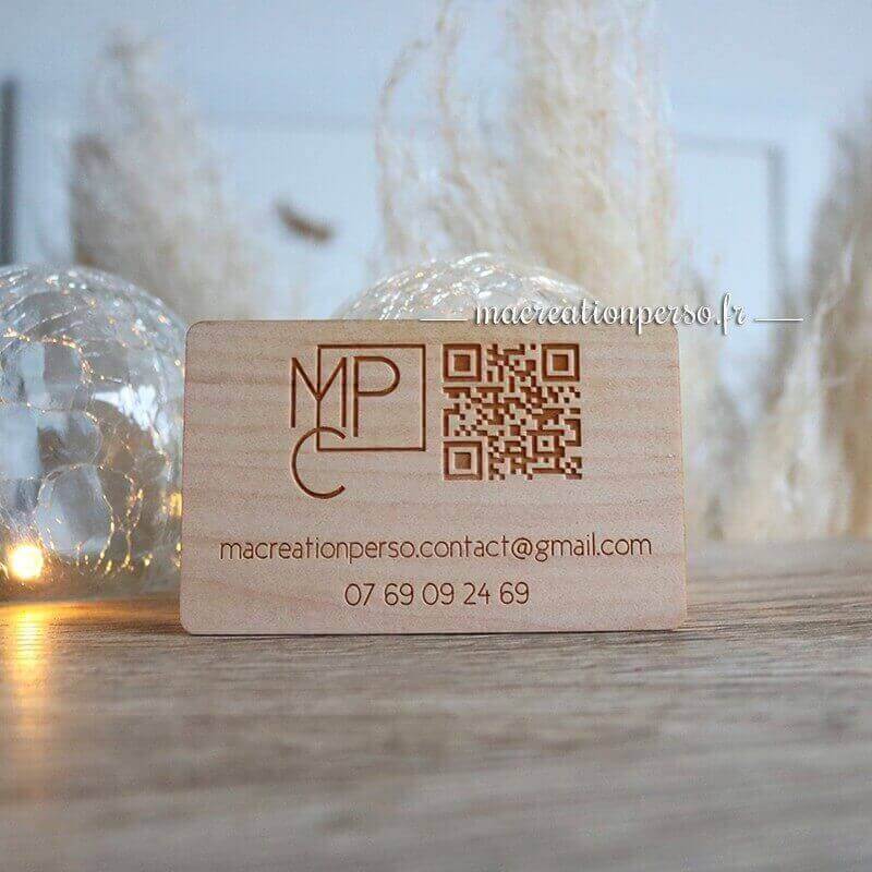 Carte avec puce NFC téléphone en bois numérique