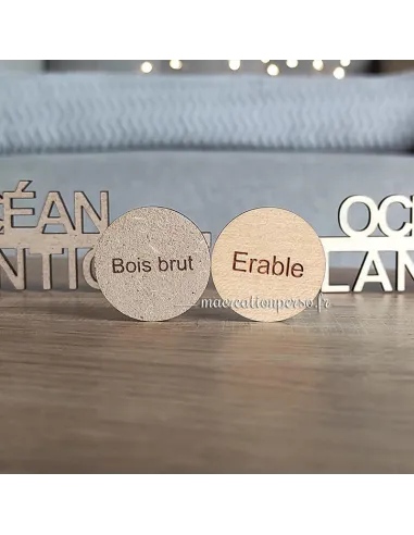 Bois brut ou bois vernis pour plaquette personnalisée