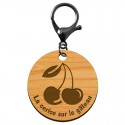 Porte-clé CERISE en bois "La cerise sur le gâteau" personnalisé mousqueton noir