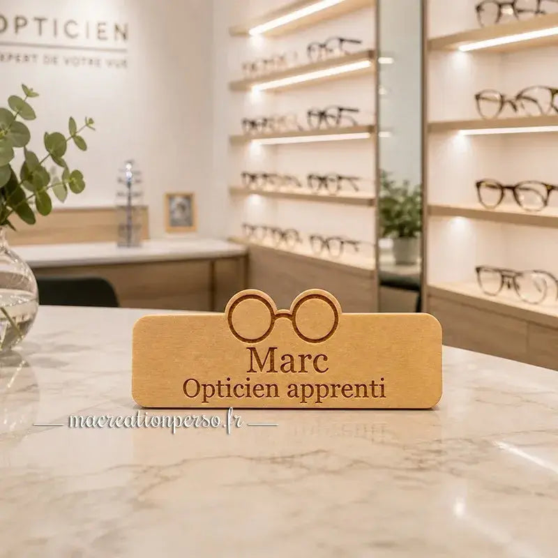 Badge apprenti opticien avec gravure prénom et fonction
