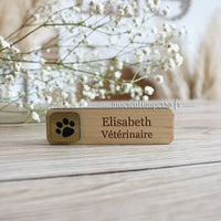 Badge métier vétérinaire en bois à personnaliser - macreationperso