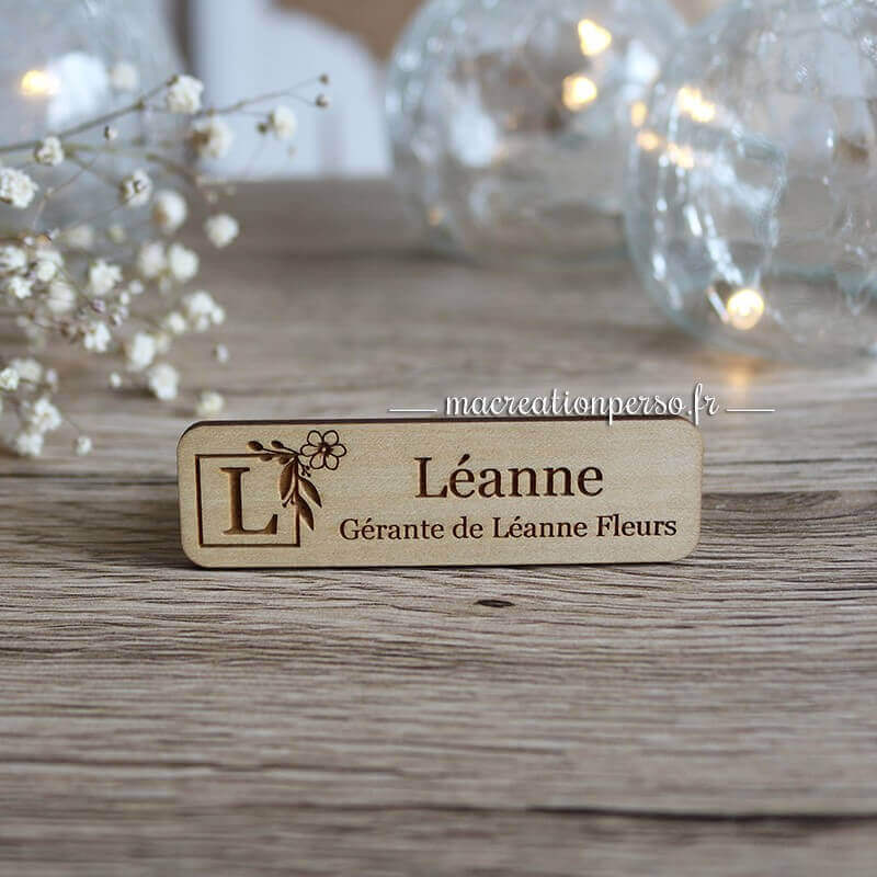 Badges magnétique en bois avec logo Léanne fleurs