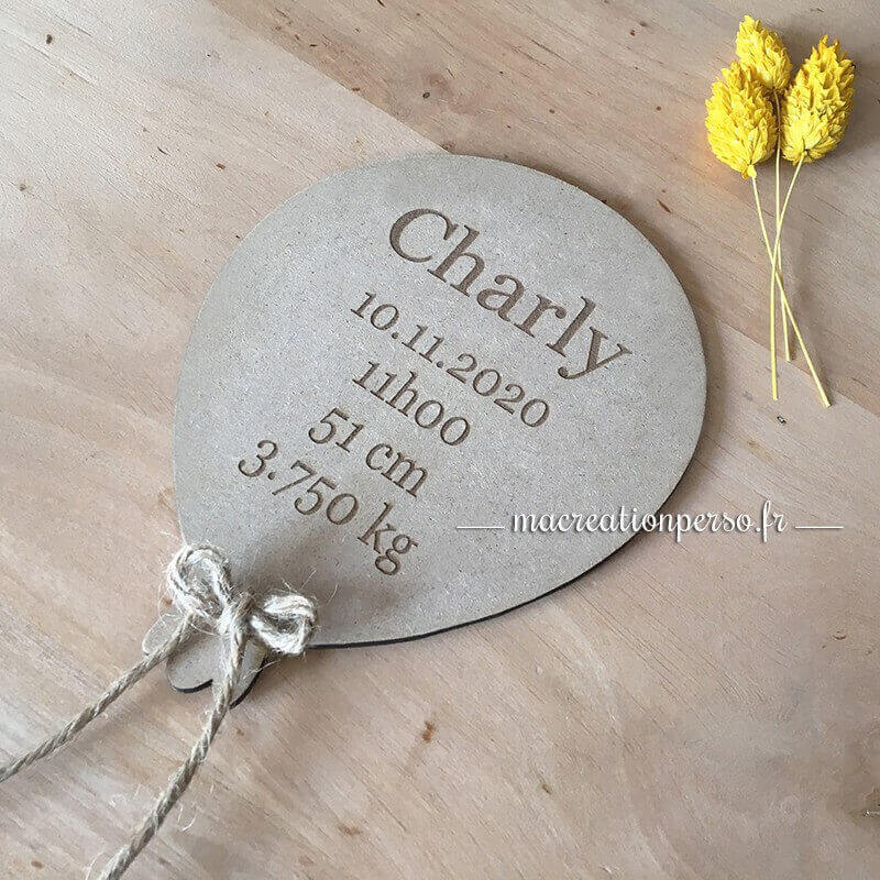 Ballon de naissance personnalisé en bois prénom Charly