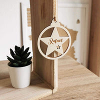 Boule de Noël en bois étoile gravée avec cordelette
