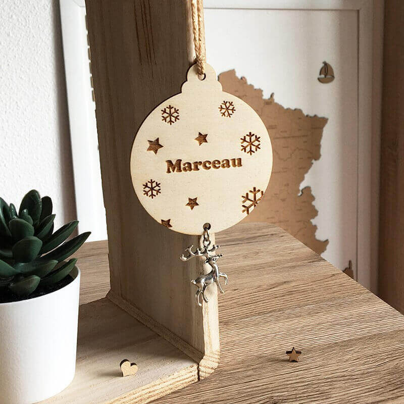Boule de Noël made in France personnalisée Prénom breloque Renne de Noël 