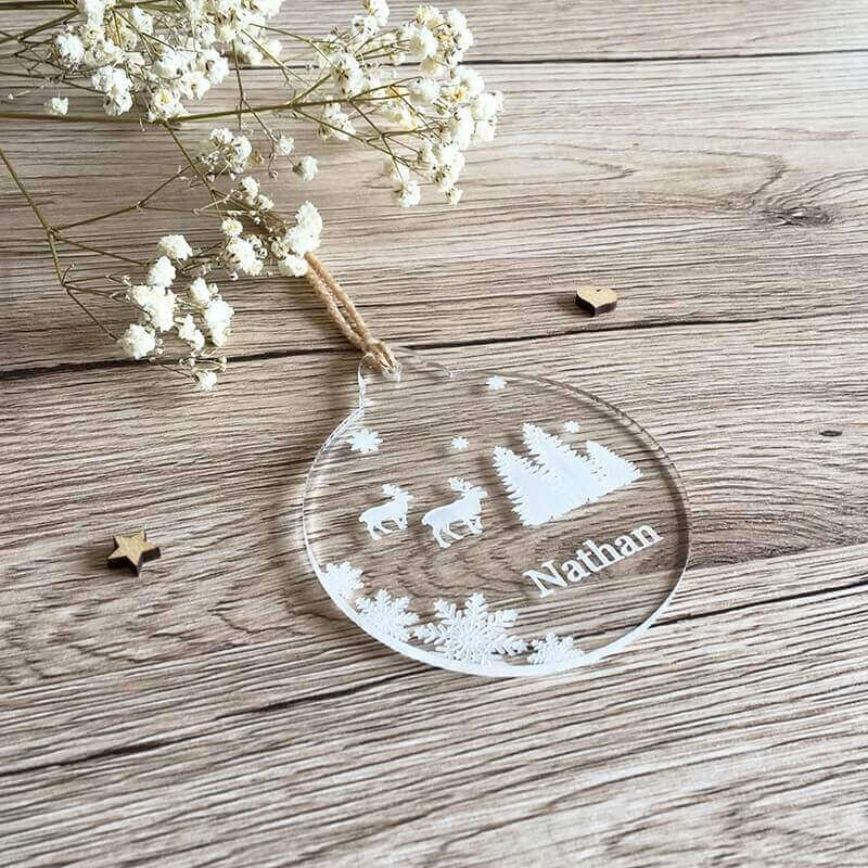 Boule de Noël Prénom en acrylique personnalisée transparente et Flocon de neige