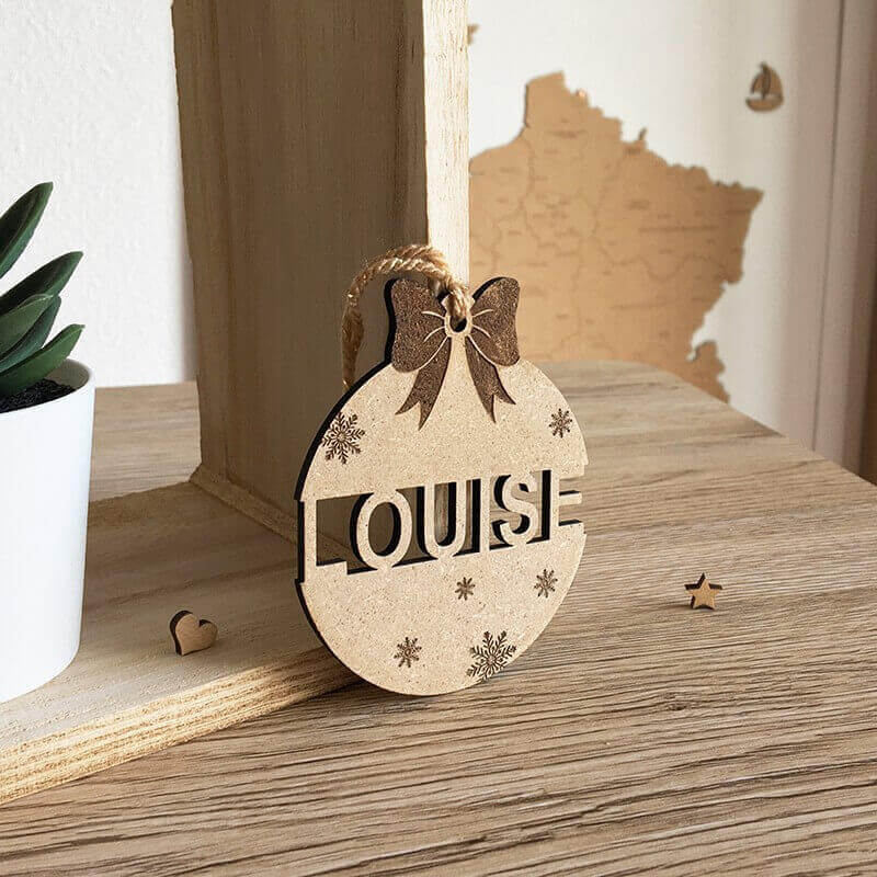 Boules de noël personnalisées prénom Louise noeud neige 