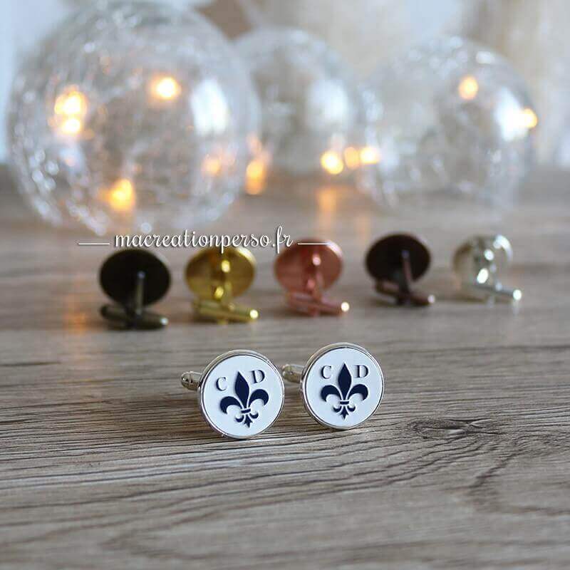 Bouton de manchette fleur de lys blanc et bleu