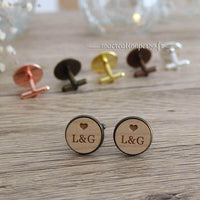 Boutons de manchette initiale et coeur avec ces coloris