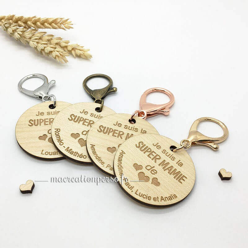 Cadeau super mamie porte clé en bois gravé avec mousqueton