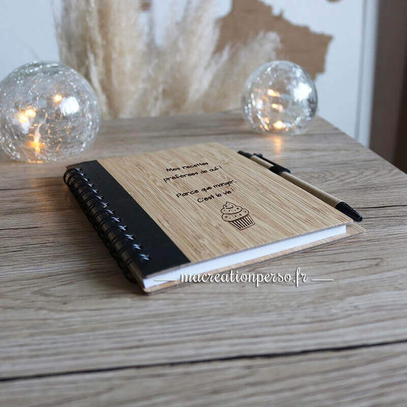 Carnet bambou et stylo personnalisé gravé noir