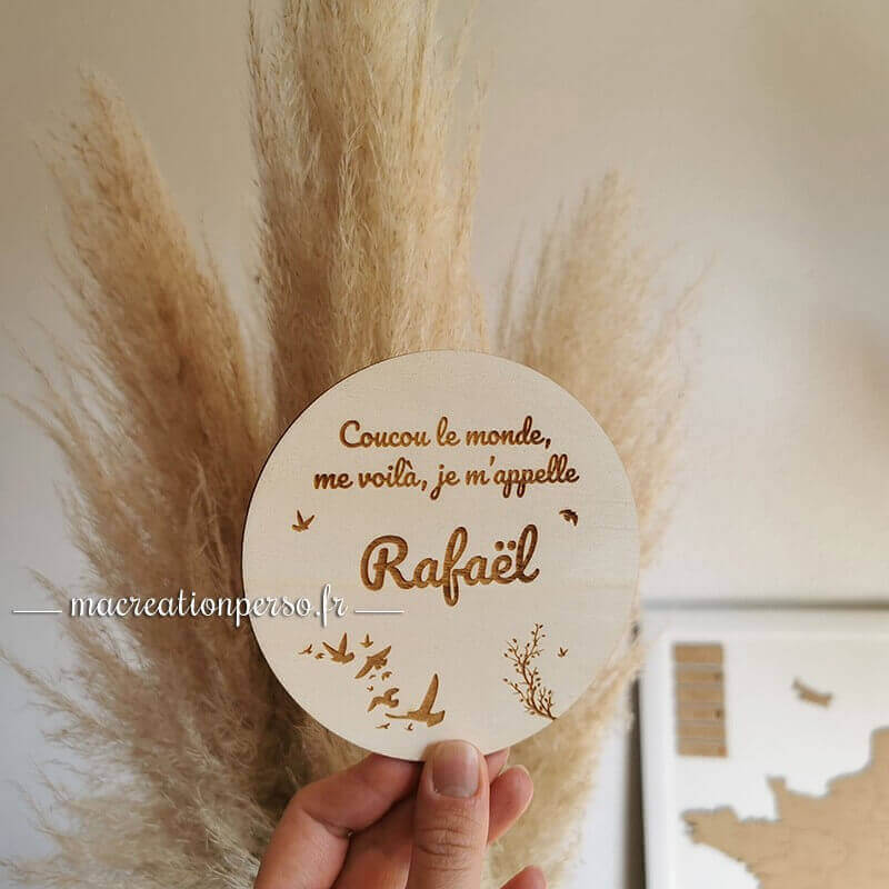 Carte rond en bois naissance annonce personnalisable gravé prénom Raphael