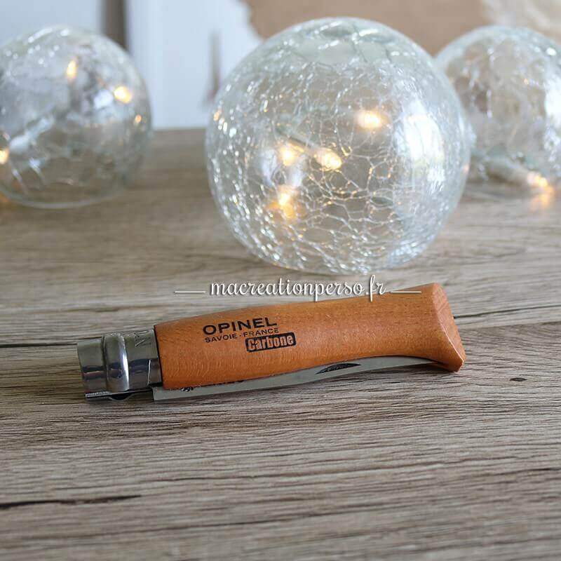 Couteau Opinel Carbone fermé numéro 8