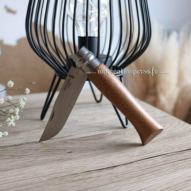 Couteau personnalisé opinel numéro neuf manche en bois de noyer et lame inoxydable