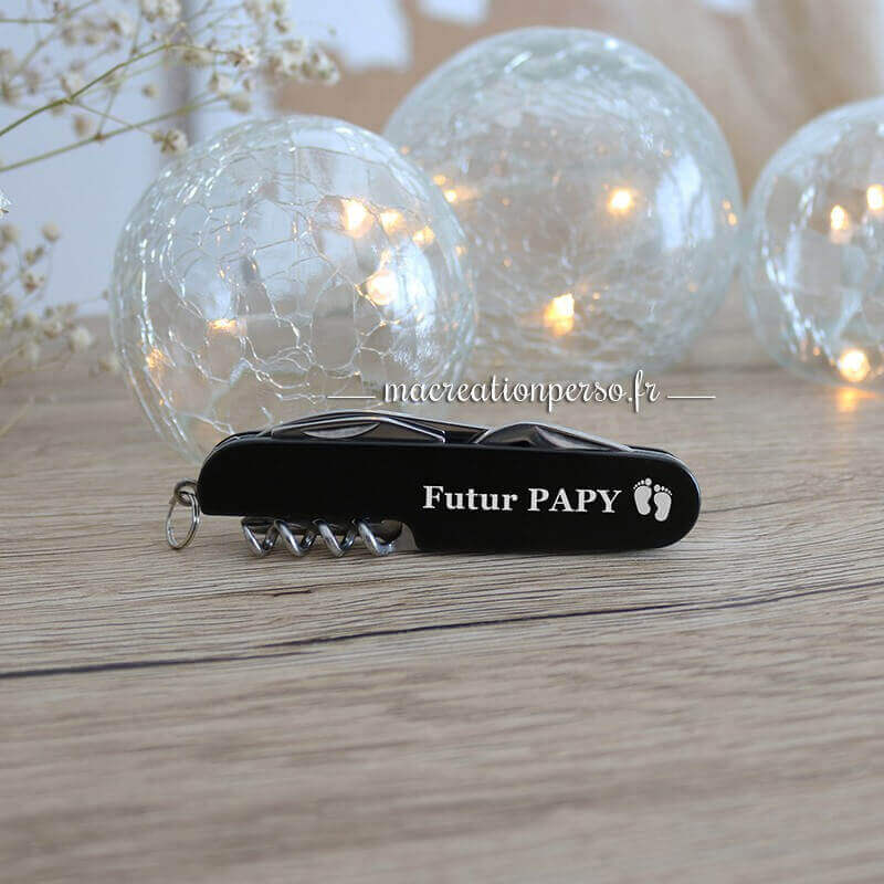 Couteau suisse noir gravé futur papy
