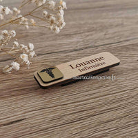 Insigne métier Infirmière gravé en bois et or - macreationperso