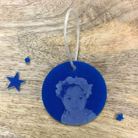 Photo Gravure avec un visage sur boule plate bleu - 50 mm - ma creation perso
