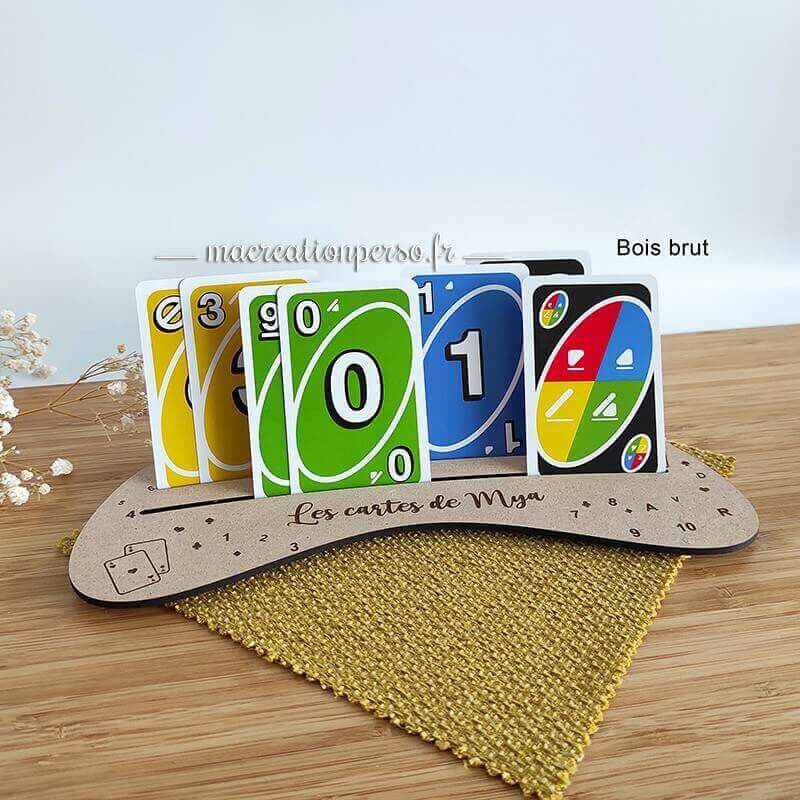 Porte carte à jouer personnalisé en bois prénom Mya gravé