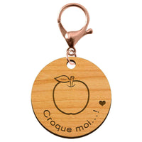 Porte-clé en bois "Pomme, croque moi...!" à personnaliser mousqueton rose