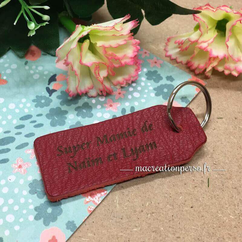 Porte clé en cuir véritable rouge personnalisé avec anneau brisé
