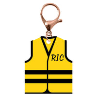 Porte-clé gilet jaune RIC avec mousqueton de couleur rose métallique