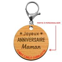 Porte-clé "Joyeux anniversaire Maman" prénoms à personnaliser mousqueton argenté
