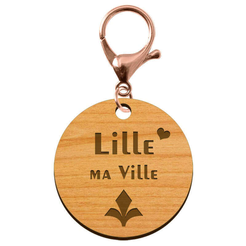 Porte-cléf personnalisé Lille rond en bois 45 mm avec un mousqueton de couleur rose métallique