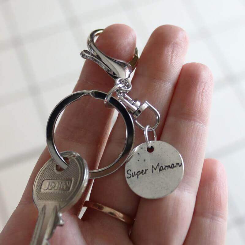 Porte-clefs argenté vieilli - Super Maman