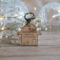 Porte-clés en forme de maison en bois personnalisé mousqueton noir