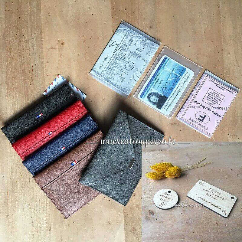 Porte papier en cuir véritable avec pièce ou carte porte bonheur personnalisée