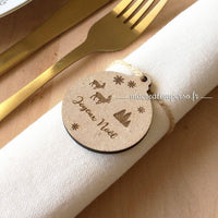 Rond de serviette gravé en bois style boule de noël