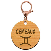 Signe astro gémeaux porte clé bois personnalisé mousqueton métal rose