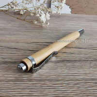 Stylo en bois artisanal gravé