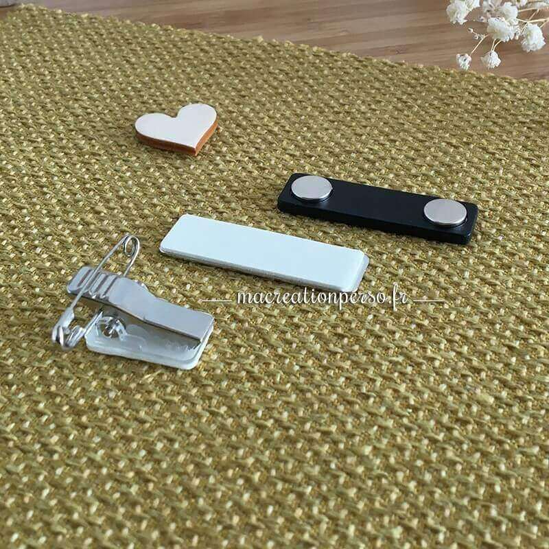 Système d'attache magnétique et pince avec épingle des badges personnalisés