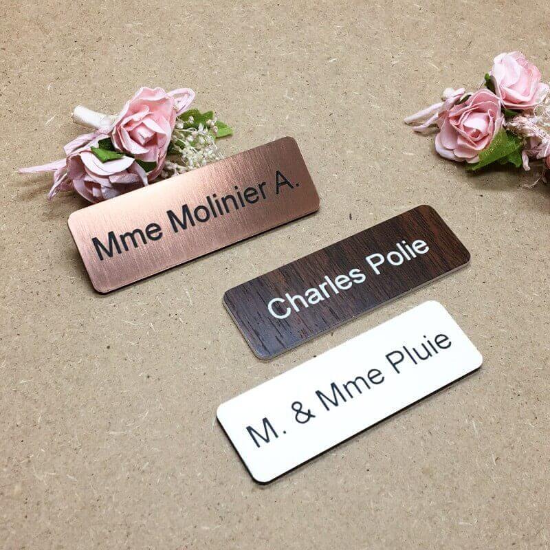 Trois plaques de boite aux lettres gravées 