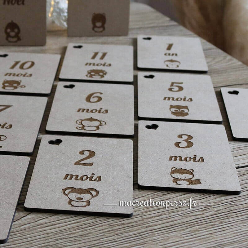 Zoom sur les cartes étapes bois personnalisables